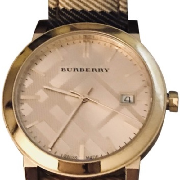 Classic Burberry Unisex Gold Watch - Picture 1 of 8